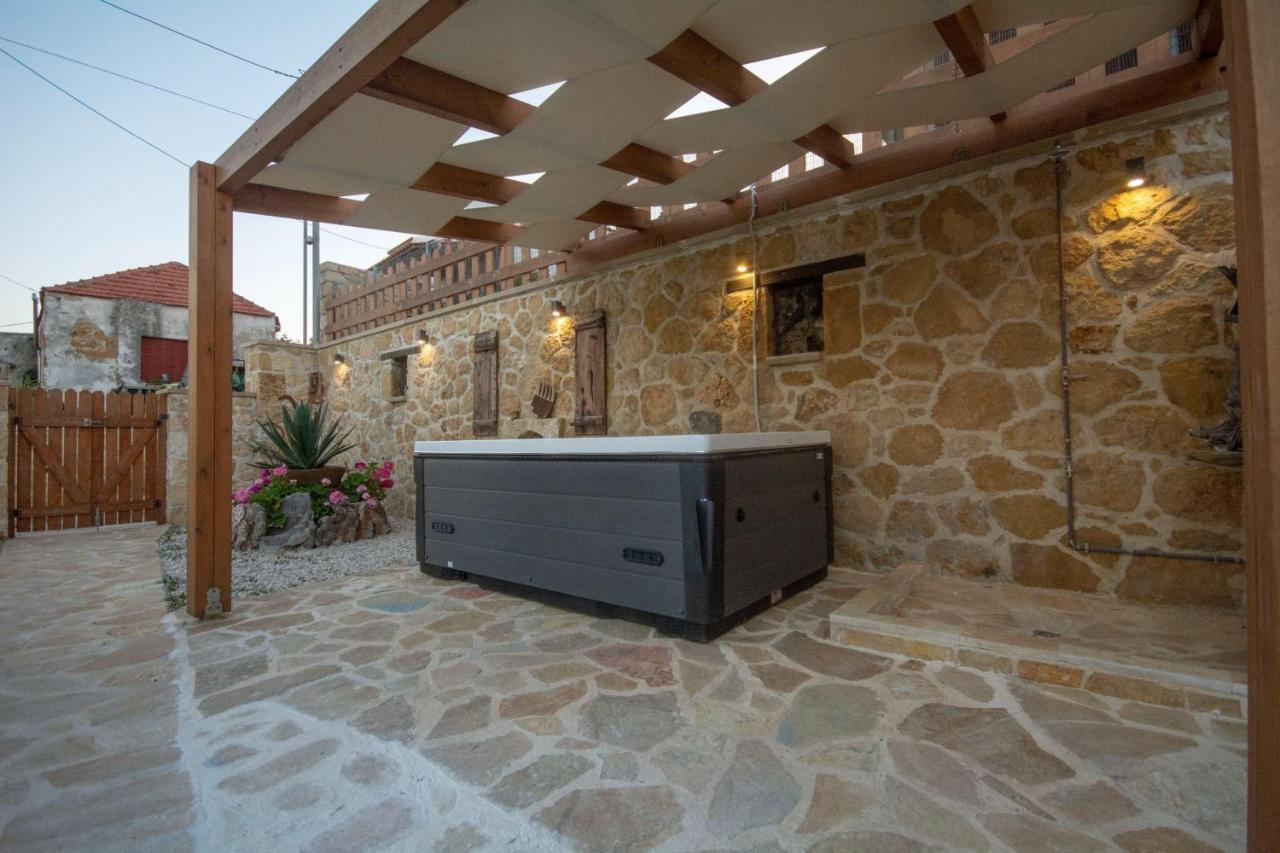 Pamelas House With Jacuzzi Kíssamos Exterior foto