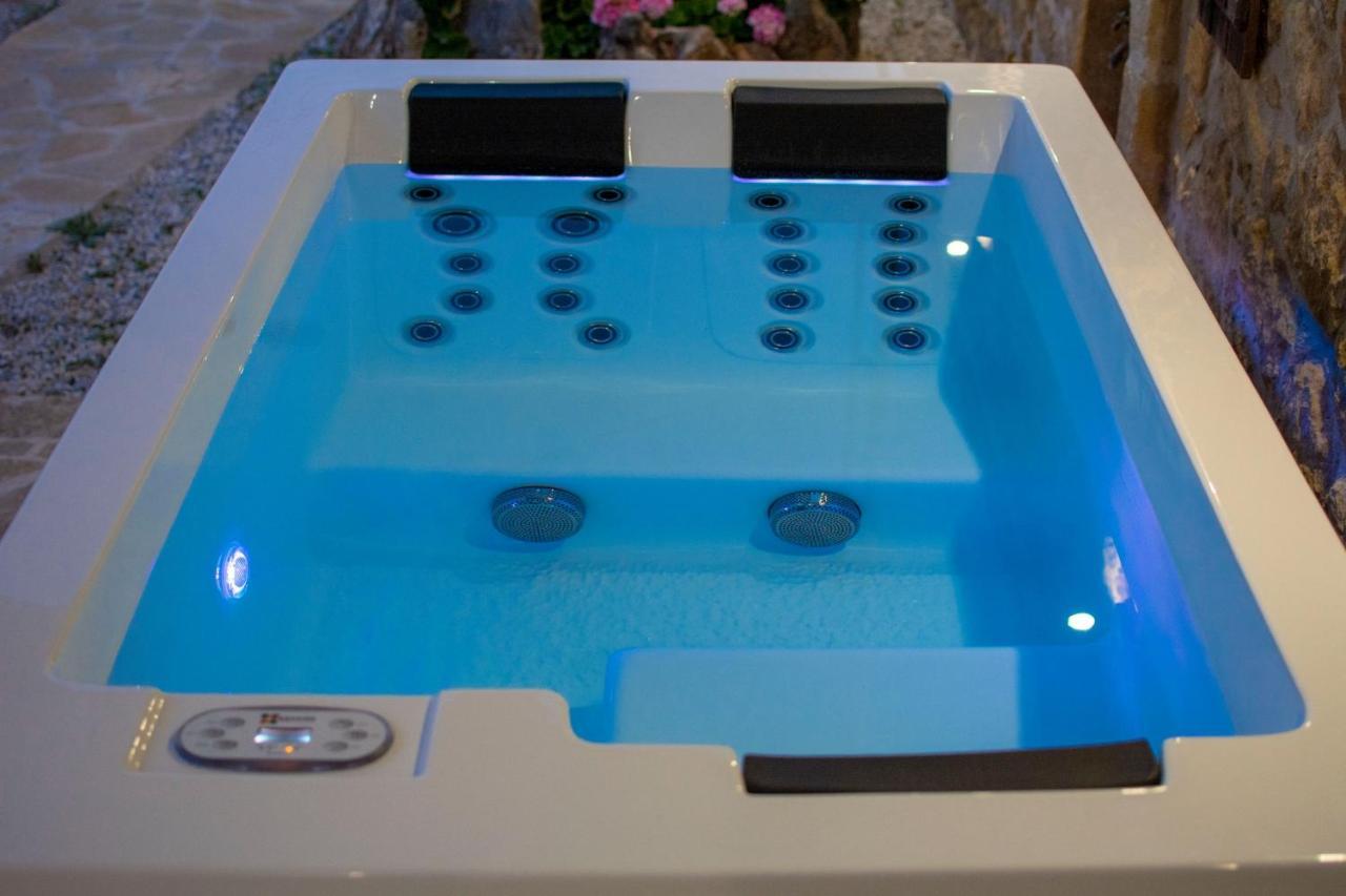 Pamelas House With Jacuzzi Kíssamos Exterior foto
